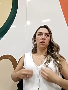 Snapshot of rachellboom chatting on 10/14/25, 09:59 rachellboom online show from 10/14/25, 09:59