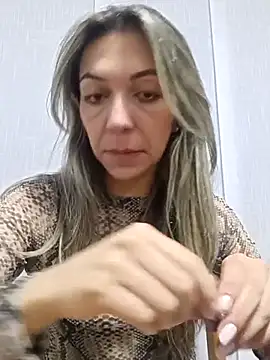 Snapshot of rachellboom chatting on 10/16/25, 12:33 rachellboom online show from 10/16/25, 12:33