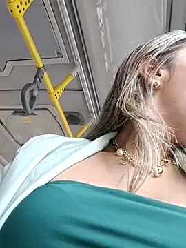 Snapshot of rachellboom chatting on 10/16/25, 08:32 rachellboom online show from 10/16/25, 08:32