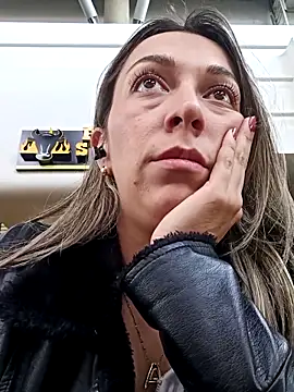 Snapshot of rachellboom chatting on 10/28/25, 09:28 rachellboom online show from 10/28/25, 09:28