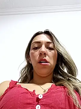 Snapshot of rachellboom chatting on 11/05/25, 10:32 rachellboom online show from 11/05/25, 10:32