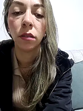 Snapshot of rachellboom chatting on 11/13/25, 10:41 rachellboom online show from 11/13/25, 10:41