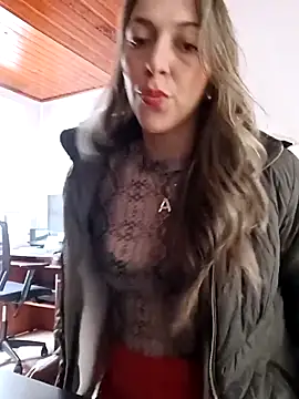 Snapshot of rachellboom chatting on 01/18/26, 09:18 rachellboom online show from 01/18/26, 09:18