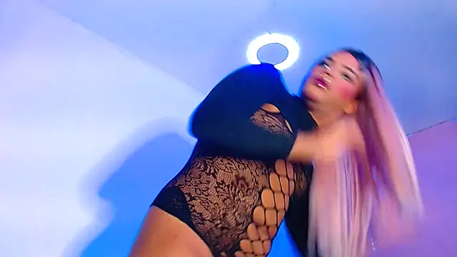 Snapshot of vanessa_nauthygirls chatting on 12/22/25, 07:44 vanessa nauthygirls online show from 12/22/25, 07:44