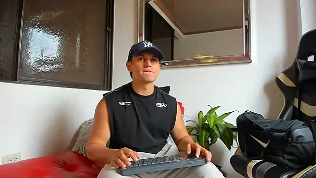 julian wallace online show from 05/04/26, 05:53
