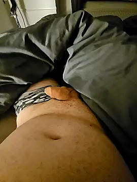 Snapshot of Feelixbi99 chatting on 12/19/24, 03:30 Feelixbi99 online show from 12/19/24, 03:30