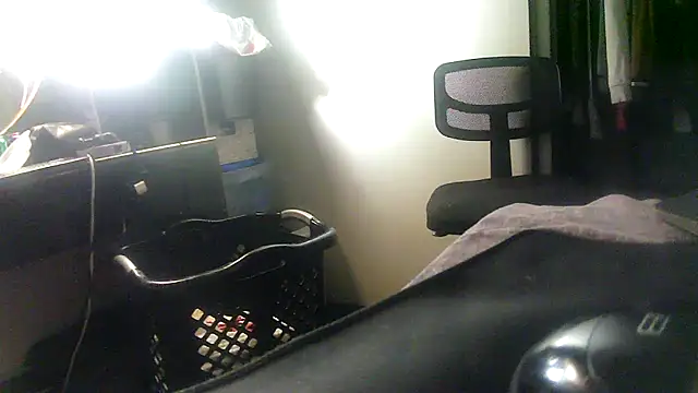 Snapshot of HBYAM chatting on 12/19/25, 10:44 HBYAM online show from 12/19/25, 10:44