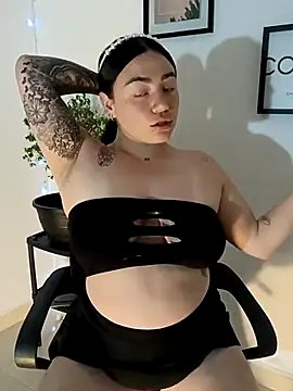 helena smith online show from 03/05/25, 06:54