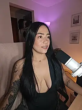 Snapshot of helena_smith chatting on 05/16/26, 04:31 helena smith online show from 05/16/26, 04:31