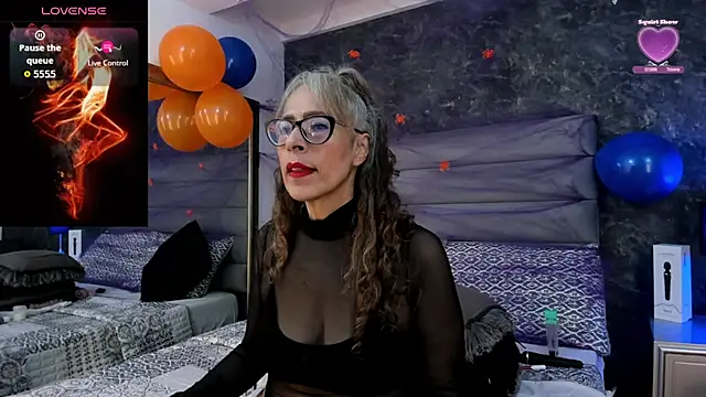 Bella Evans  online show from 10/29/25, 06:53