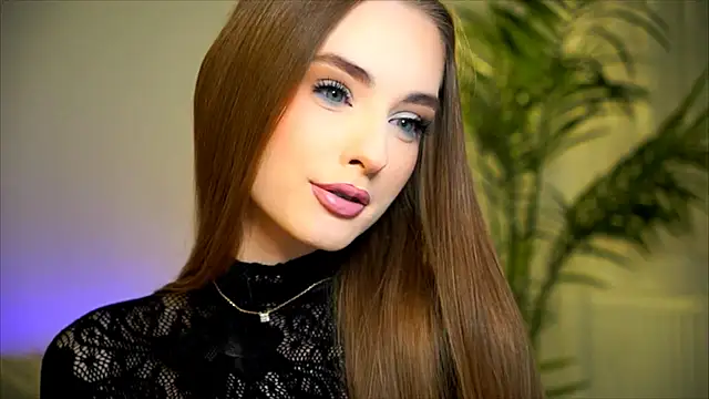 Snapshot of petitegonwiild chatting on 12/20/25, 11:01 petitegonwiild online show from 12/20/25, 11:01