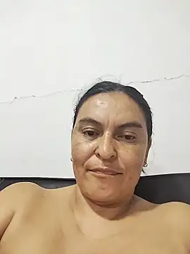 Horny-Mommy-Dirty online show from 10/28/25, 03:43