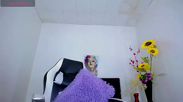 Snapshot of samantha_official_ chatting on 12/07/24, 01:47 samantha official online show from 12/07/24, 01:47