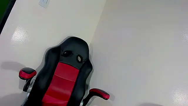 Snapshot of samantha_official_ chatting on 02/19/25, 04:23 samantha official online show from 02/19/25, 04:23