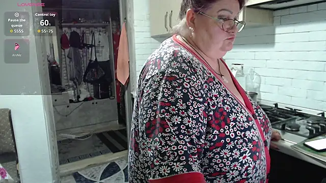 Snapshot of Goddess57 chatting on 06/14/26, 06:32 Goddess57 online show from 06/14/26, 06:32