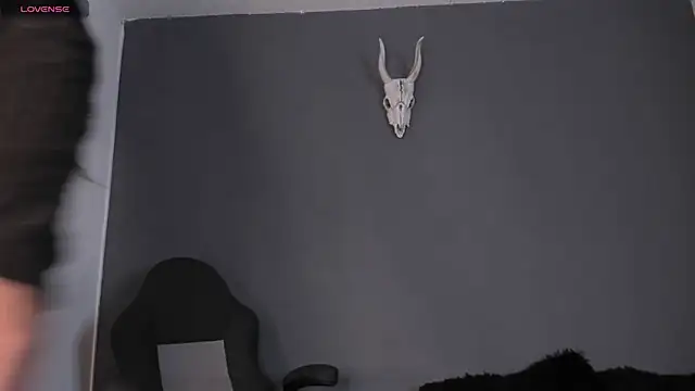 Snapshot of Aliz01 chatting on 02/01/25, 02:26 Aliz01 online show from 02/01/25, 02:26