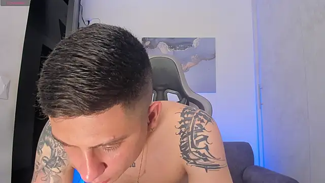 Yeiko Romero  online show from 11/10/25, 05:34