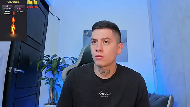 Yeiko Romero  online show from 12/02/25, 02:34