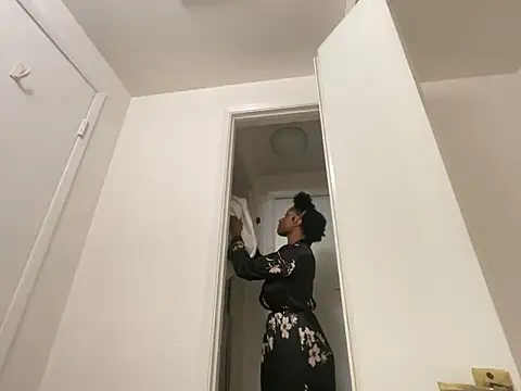 wynterheat online show from 01/26/25, 02:14