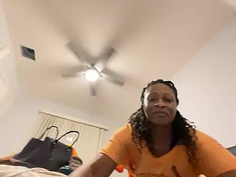 wynterheat online show from 02/19/25, 02:33