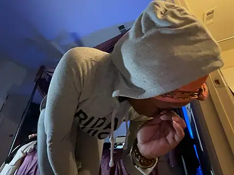 wynterheat online show from 03/18/25, 07:30