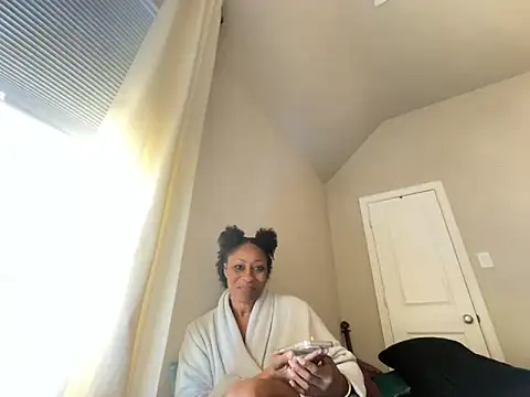 wynterheat online show from 11/08/25, 05:23