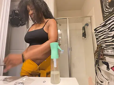 wynterheat online show from 06/14/26, 01:58