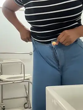 Snapshot of Palomasoouzaaak chatting on 02/19/26, 12:56 Palomasoouzaaak online show from 02/19/26, 12:56