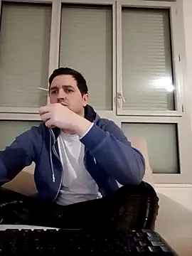 Snapshot of 00impera chatting on 03/14/26, 11:37 00impera online show from 03/14/26, 11:37