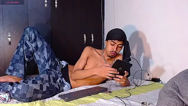 Snapshot of RyanRizzo chatting on 01/05/25, 09:47 RyanRizzo online show from 01/05/25, 09:47