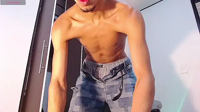 Snapshot of RyanRizzo chatting on 01/16/25, 05:33 RyanRizzo online show from 01/16/25, 05:33