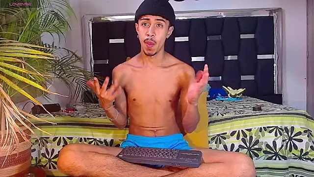 Snapshot of RyanRizzo chatting on 01/30/25, 09:14 RyanRizzo online show from 01/30/25, 09:14