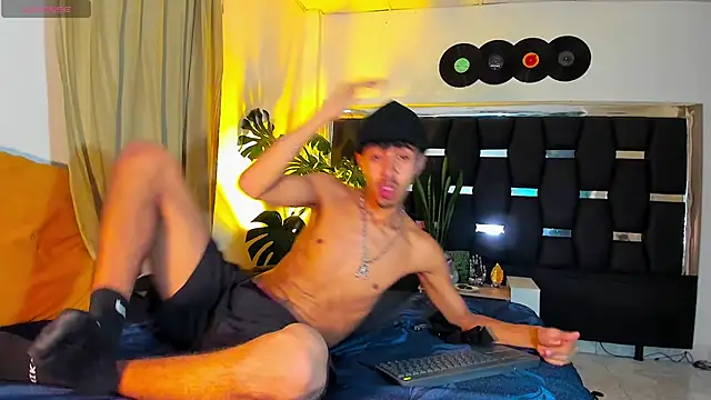 Snapshot of RyanRizzo chatting on 02/22/25, 09:37 RyanRizzo online show from 02/22/25, 09:37