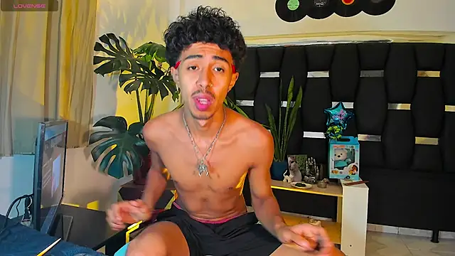 Snapshot of RyanRizzo chatting on 02/28/25, 03:15 RyanRizzo online show from 02/28/25, 03:15