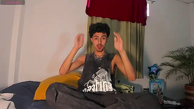 Snapshot of RyanRizzo chatting on 03/03/25, 09:48 RyanRizzo online show from 03/03/25, 09:48