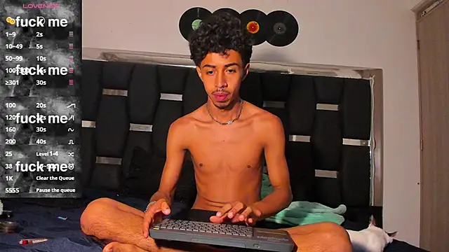 Snapshot of RyanRizzo chatting on 03/10/25, 06:27 RyanRizzo online show from 03/10/25, 06:27