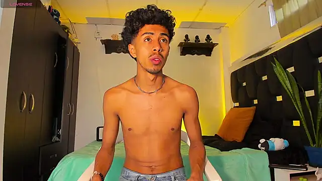 Snapshot of RyanRizzo chatting on 03/15/25, 11:06 RyanRizzo online show from 03/15/25, 11:06