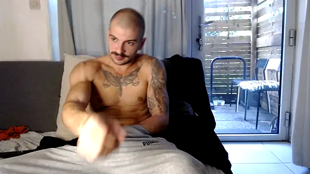 Snapshot of Greyoff chatting on 10/04/25, 02:15 Greyoff online show from 10/04/25, 02:15