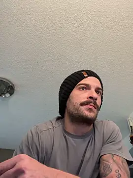 Snapshot of Greyoff chatting on 10/09/25, 10:35 Greyoff online show from 10/09/25, 10:35