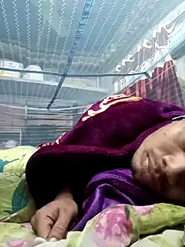 Snapshot of 900irani chatting on 12/12/24, 07:15 900irani online show from 12/12/24, 07:15