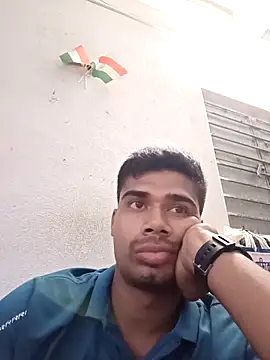 Snapshot of 900irani chatting on 10/10/25, 11:31 900irani online show from 10/10/25, 11:31