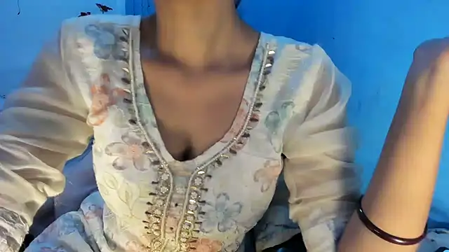 aarjulove online show from 12/04/25, 09:40