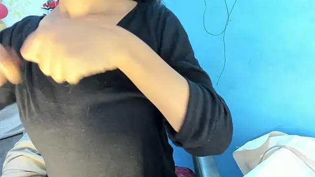 Snapshot of aarjulove chatting on 02/05/26, 10:31 aarjulove online show from 02/05/26, 10:31