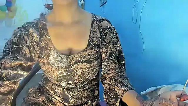 Snapshot of aarjulove chatting on 02/12/26, 11:27 aarjulove online show from 02/12/26, 11:27