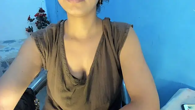 Snapshot of aarjulove chatting on 04/09/26, 12:43 aarjulove online show from 04/09/26, 12:43