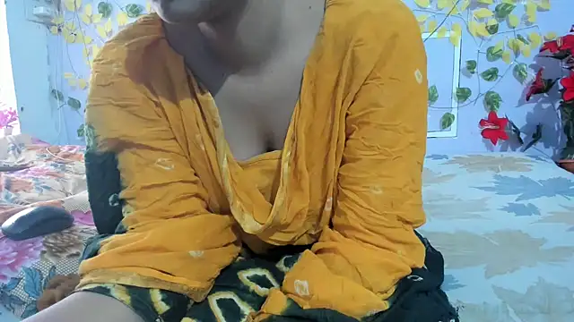 Snapshot of aarjulove chatting on 04/23/26, 10:58 aarjulove online show from 04/23/26, 10:58
