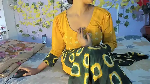 Snapshot of aarjulove chatting on 05/03/26, 12:11 aarjulove online show from 05/03/26, 12:11