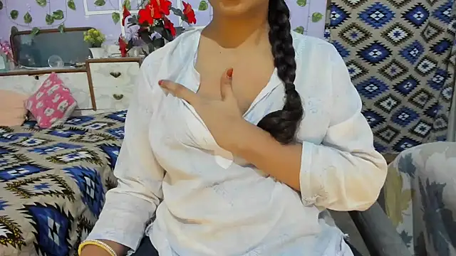 aarjulove online show from 07/19/26, 12:42