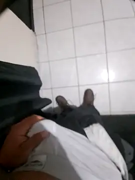 Snapshot of littleboyhot95 chatting on 09/18/25, 12:01 littleboyhot95 online show from 09/18/25, 12:01