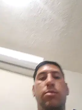 Snapshot of littleboyhot95 chatting on 02/02/26, 07:12 littleboyhot95 online show from 02/02/26, 07:12